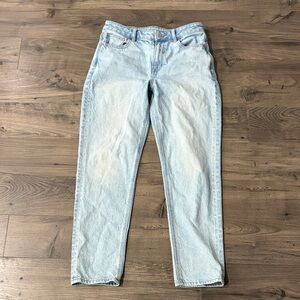 American Eagle Outfitters Light Wash mom Jeans